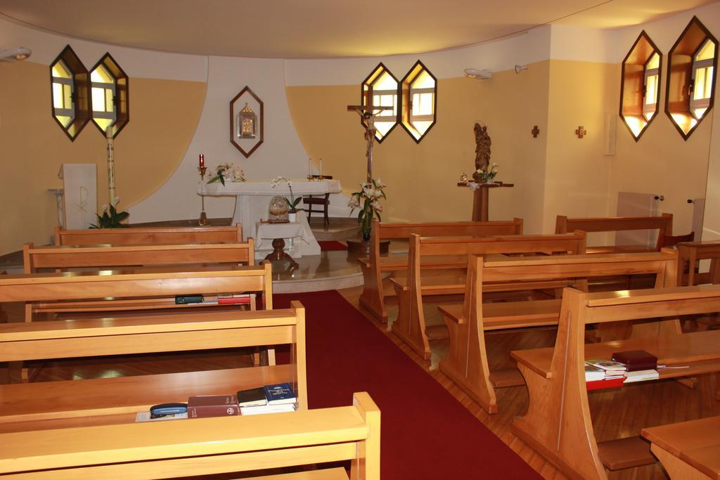 Centro Di Spiritualita Maria Candida Armeno Kültér fotó