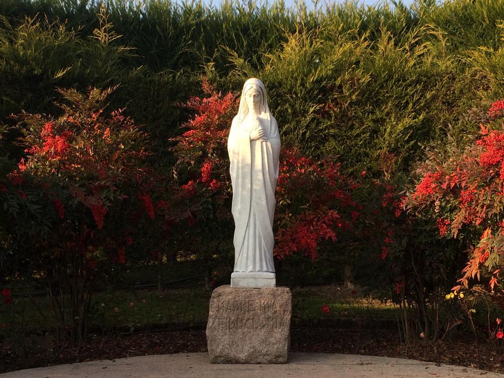 Centro Di Spiritualita Maria Candida Armeno Kültér fotó