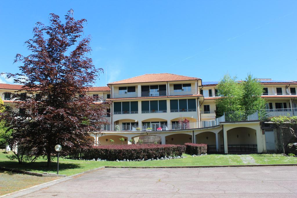 Centro Di Spiritualita Maria Candida Armeno Kültér fotó