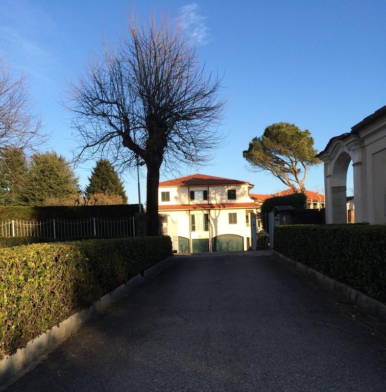 Centro Di Spiritualita Maria Candida Armeno Kültér fotó